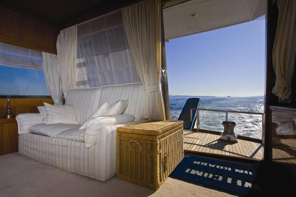 Úszó hotel Motor Boat Paloma Rea