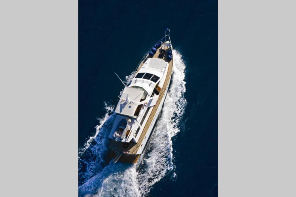 Hotel na wodzie Motor Boat Paloma Rea *