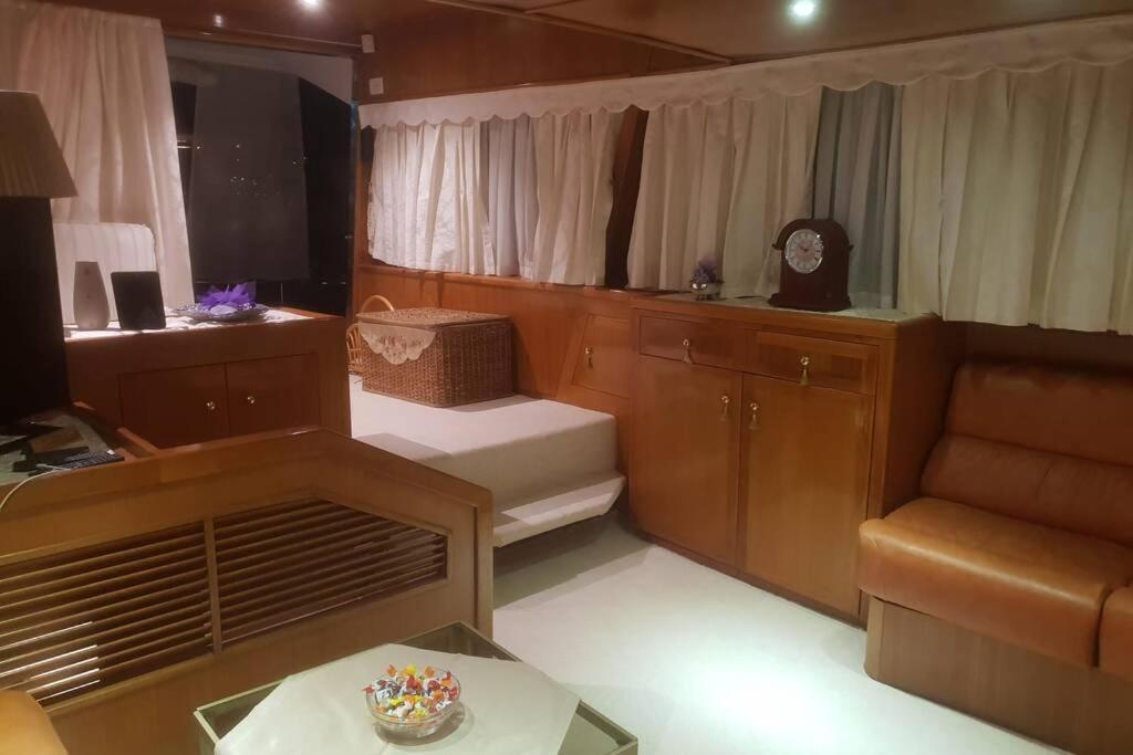 Motor Boat Paloma Rea * Trogir