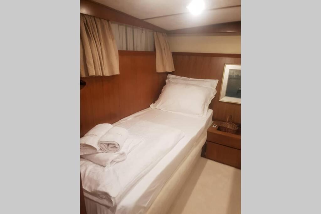 Úszó hotel Motor Boat Paloma Rea *