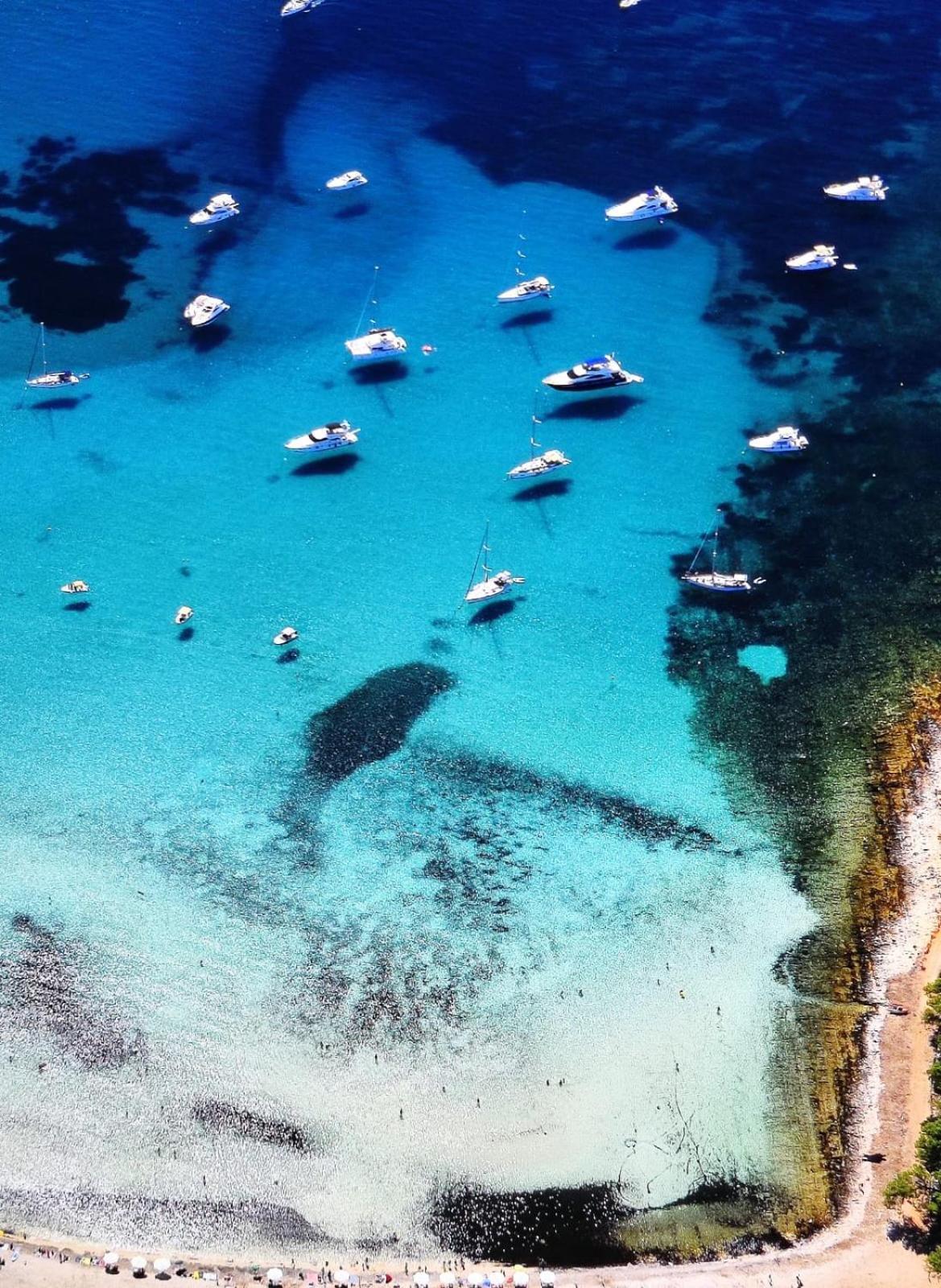 Motor Boat Paloma Rea Hotel na wodzie