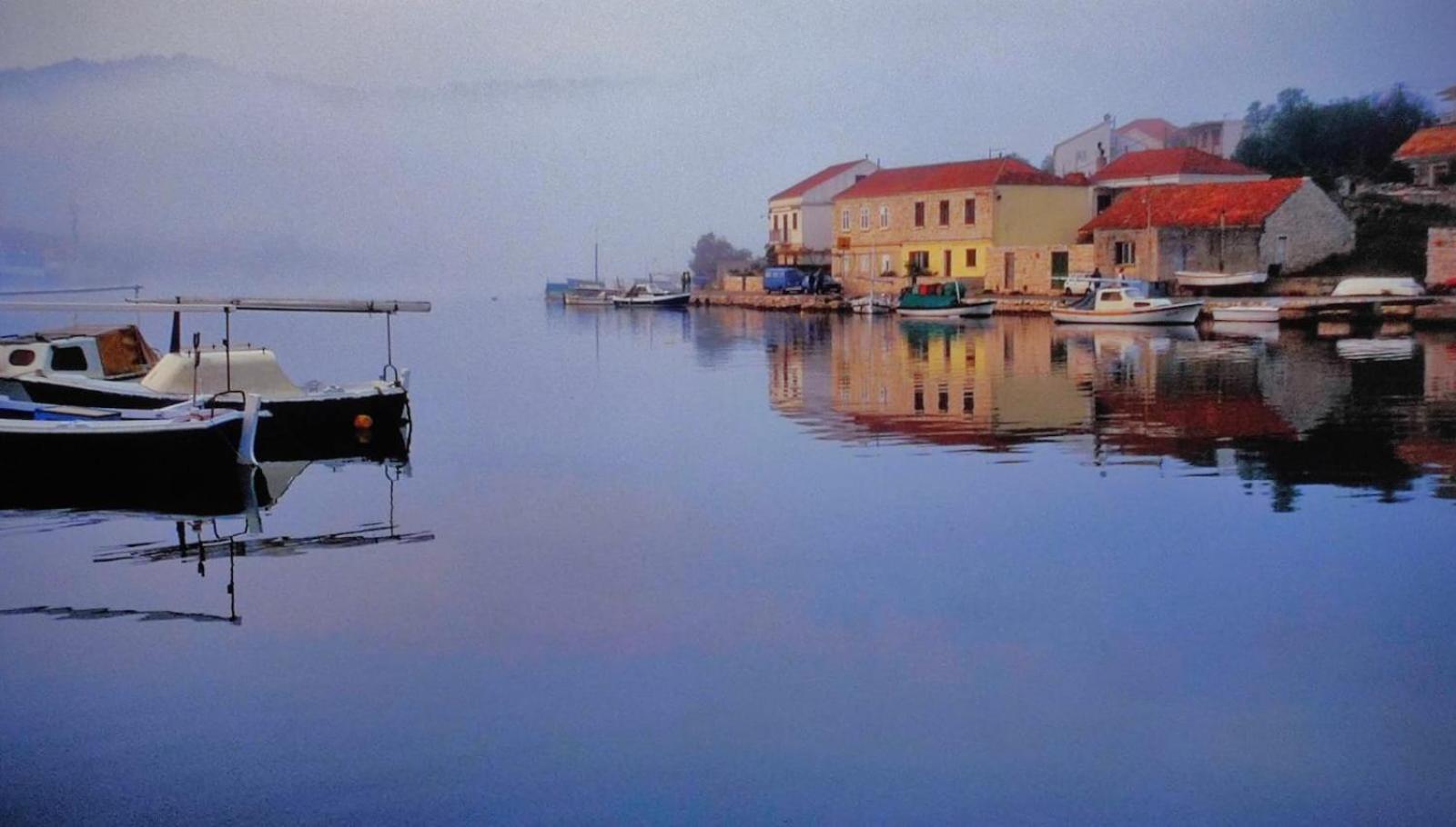 Motor Boat Paloma Rea Botel Trogir